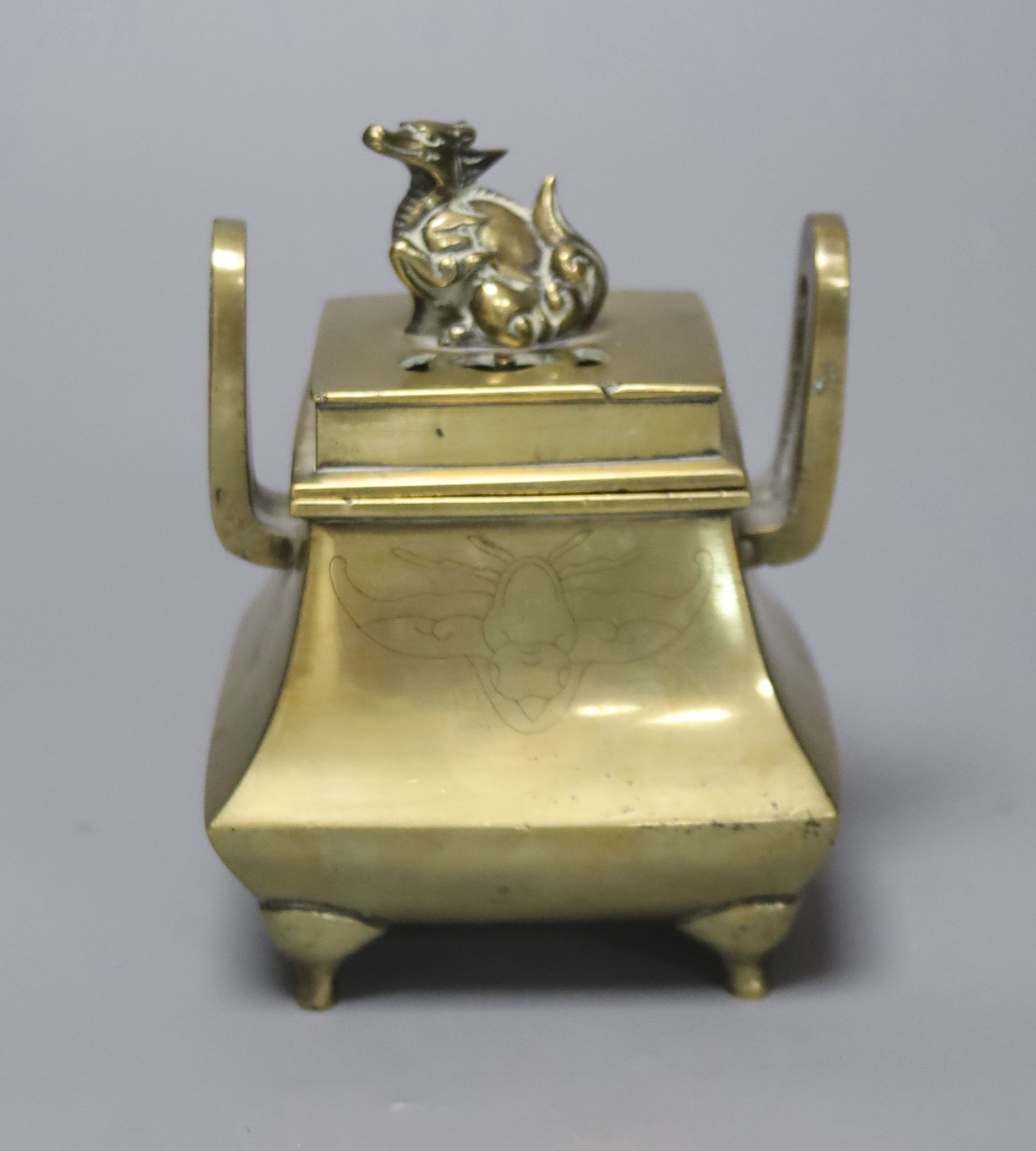 A Chinese bronze censer, Xuande mark on base, late Qing period, height 13cm